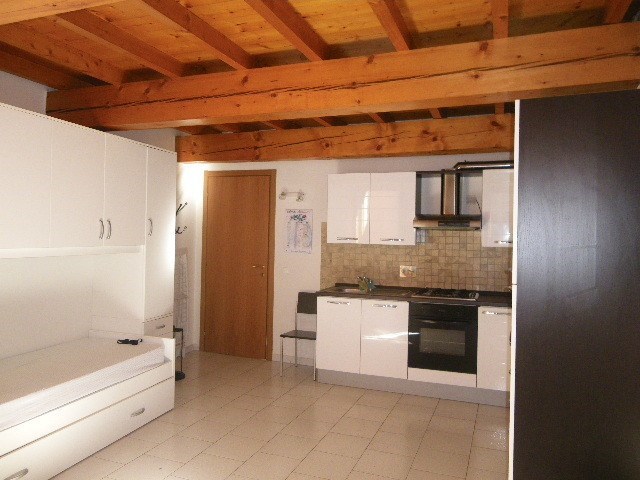 appartamento in affitto a Reggio nell'Emilia in zona Città Storica