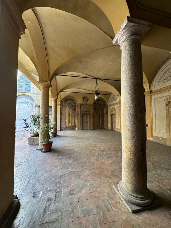 appartamento in affitto a Reggio nell'Emilia in zona Città Storica