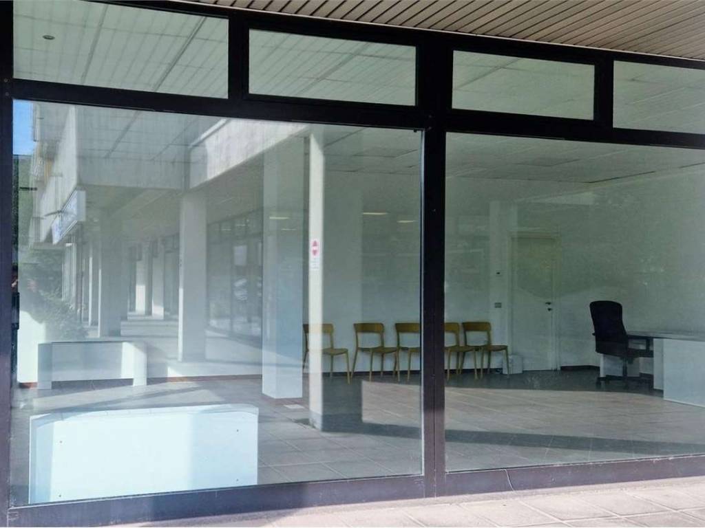 negozio in affitto a Reggio nell'Emilia