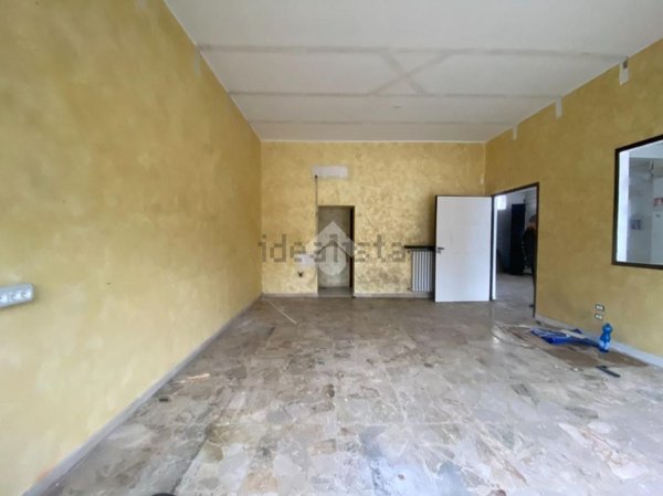 negozio in affitto a Reggio nell'Emilia