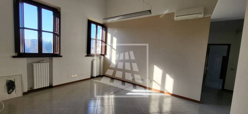 ufficio in affitto a Reggio nell'Emilia in zona Città Storica