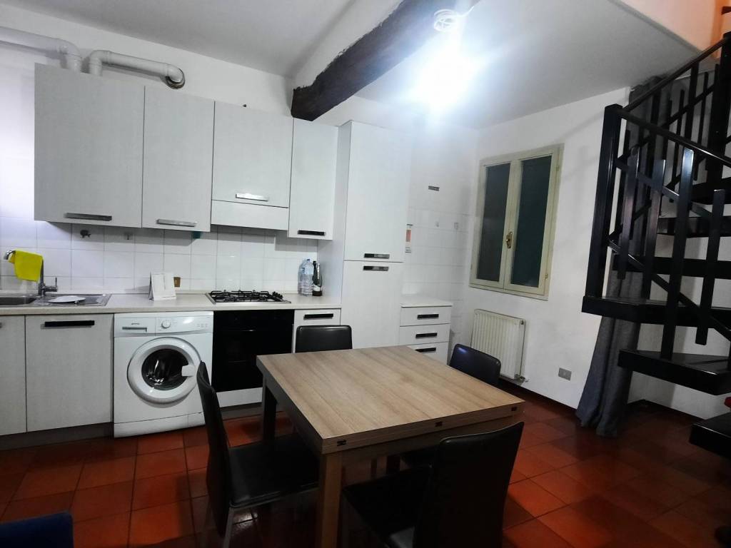 appartamento in affitto a Reggio nell'Emilia in zona Città Storica