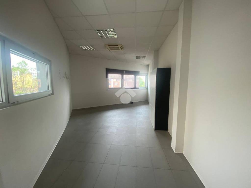 ufficio in affitto a Reggio nell'Emilia in zona Tribunale