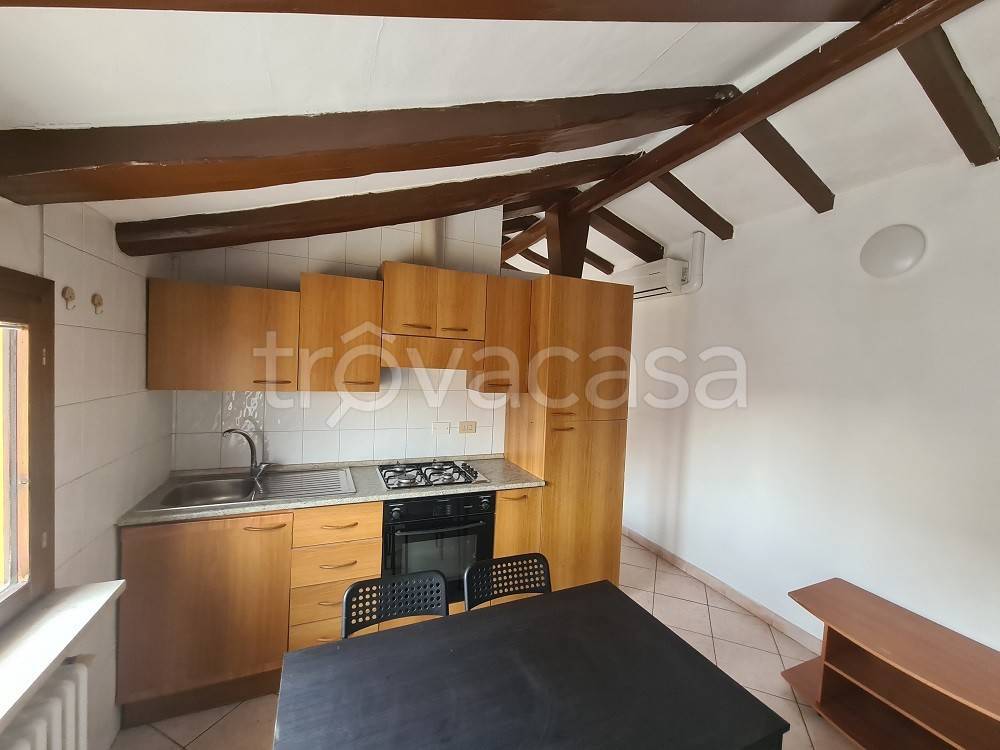 appartamento in affitto a Reggio nell'Emilia in zona Città Storica