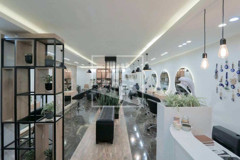 locale commerciale in affitto a Reggio nell'Emilia in zona San Maurizio