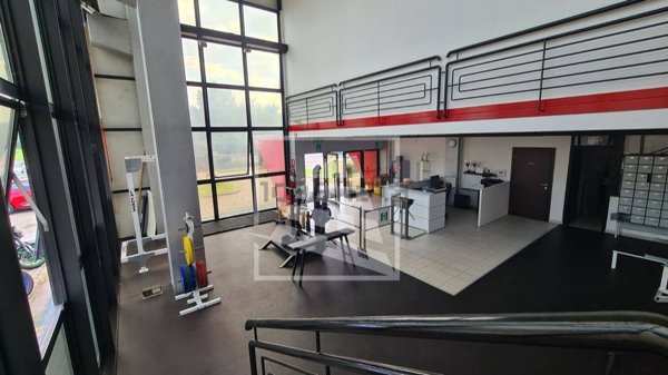 locale commerciale in affitto a Reggio nell'Emilia in zona Mancasale