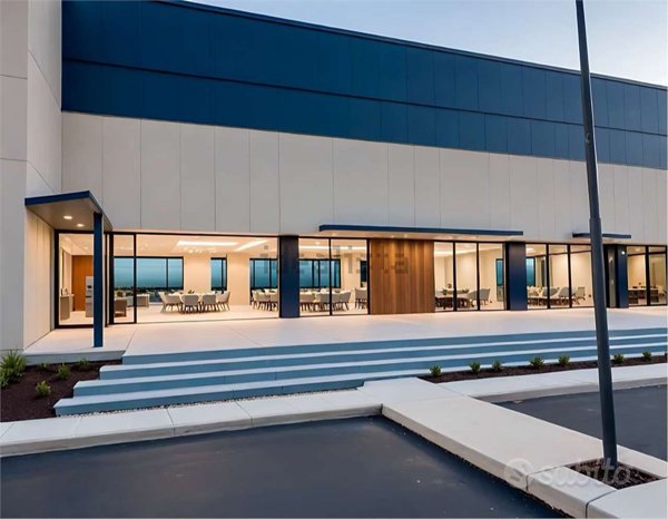 locale commerciale in affitto a Reggio nell'Emilia