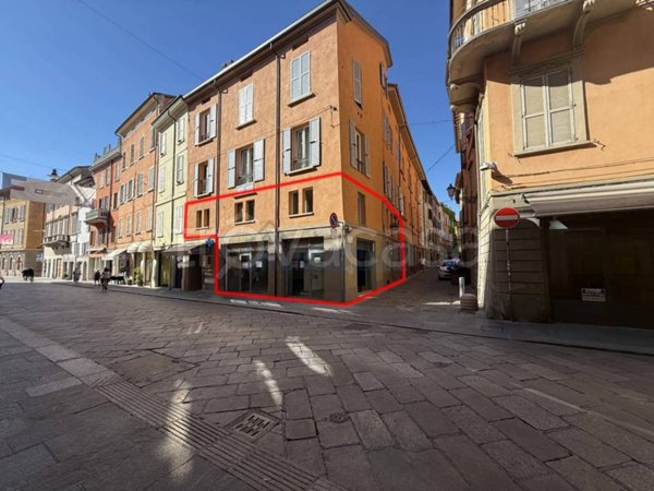negozio in affitto a Reggio nell'Emilia in zona Città Storica