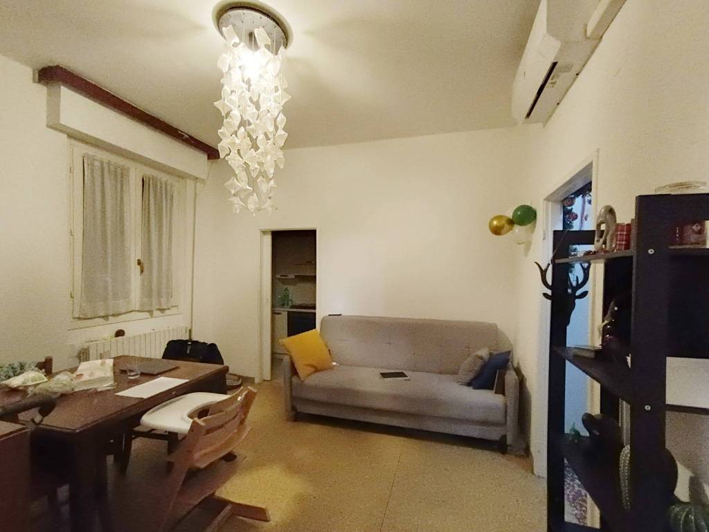 appartamento in affitto a Reggio nell'Emilia in zona Città Storica