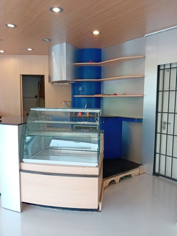 negozio in affitto a Reggio nell'Emilia in zona Tondo