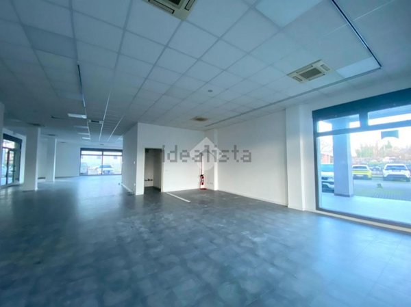 negozio in affitto a Reggio nell'Emilia