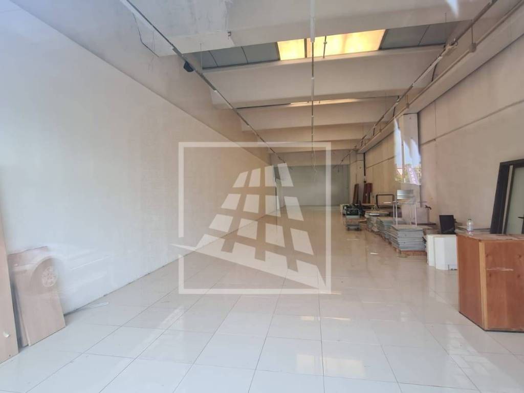 negozio in affitto a Reggio nell'Emilia