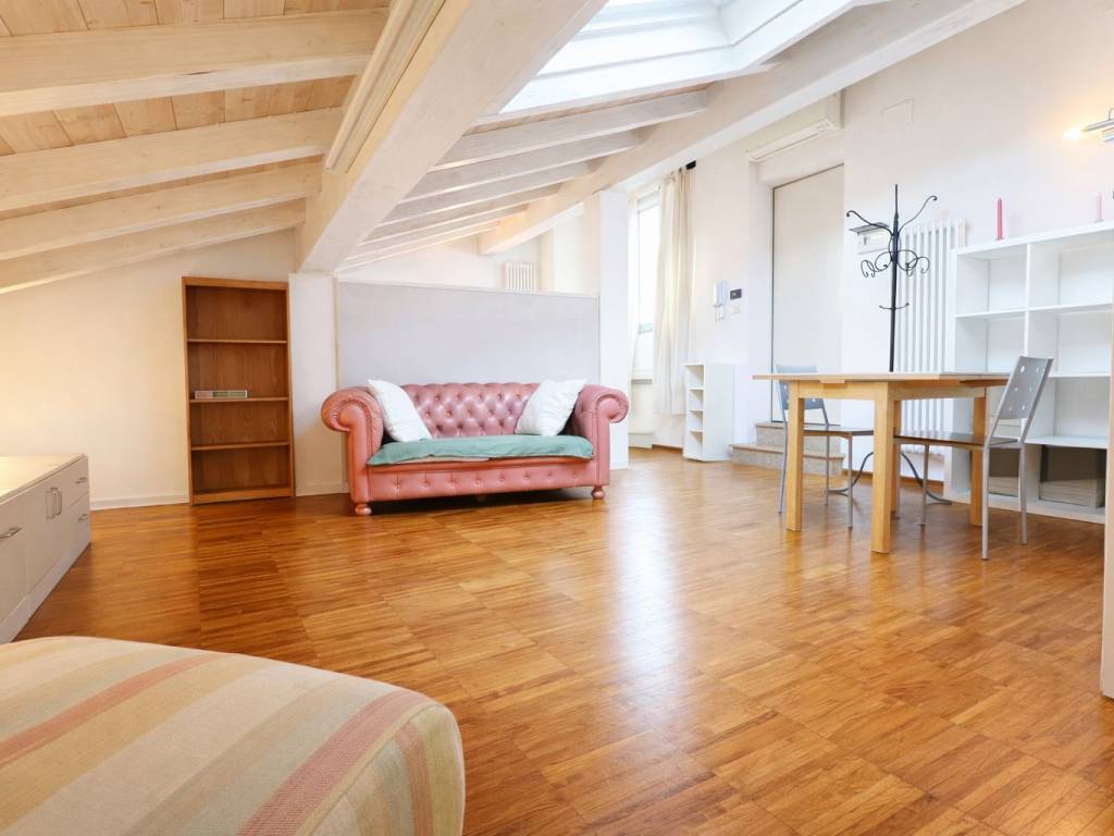 appartamento in affitto a Reggio nell'Emilia in zona Città Storica