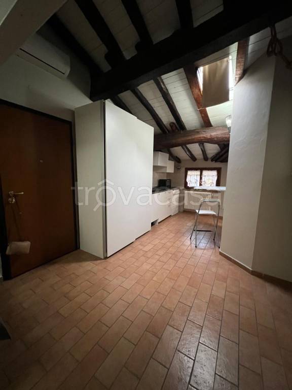 appartamento in affitto a Reggio nell'Emilia in zona Città Storica