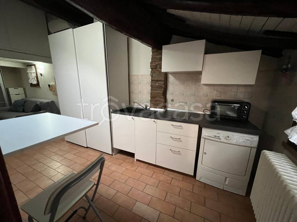 appartamento in affitto a Reggio nell'Emilia in zona Città Storica