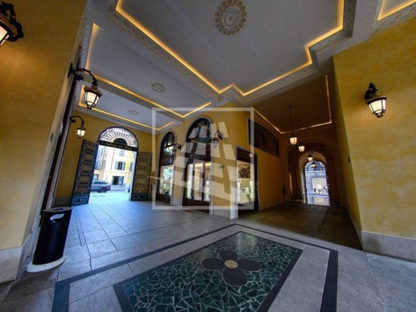 locale commerciale in affitto a Reggio nell'Emilia in zona Città Storica
