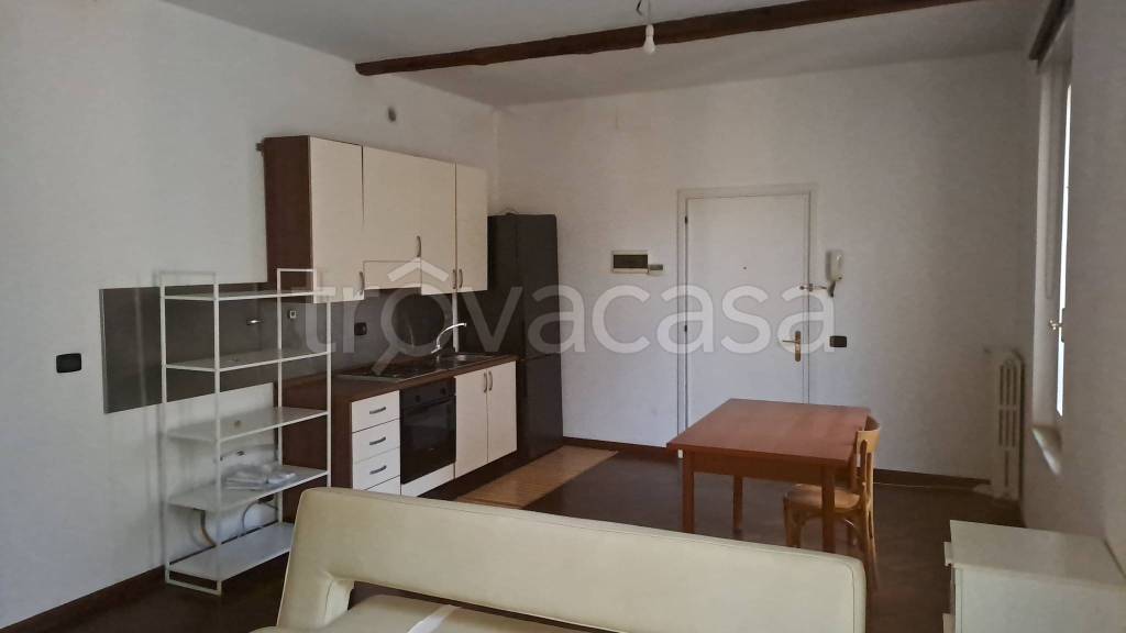 appartamento in affitto a Reggio nell'Emilia in zona Città Storica