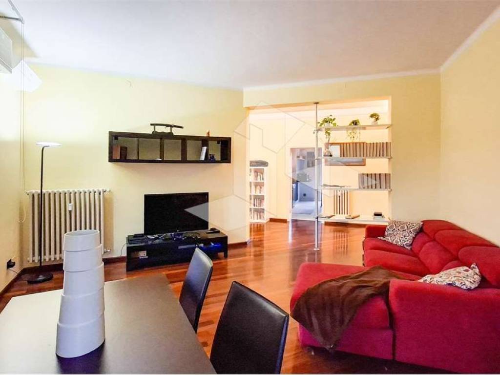 appartamento in affitto a Reggio nell'Emilia in zona Città Storica