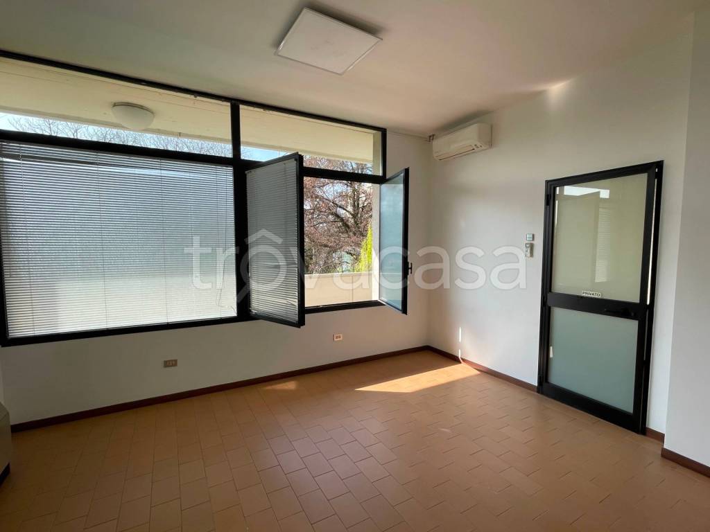ufficio in affitto a Reggio nell'Emilia in zona Premuda