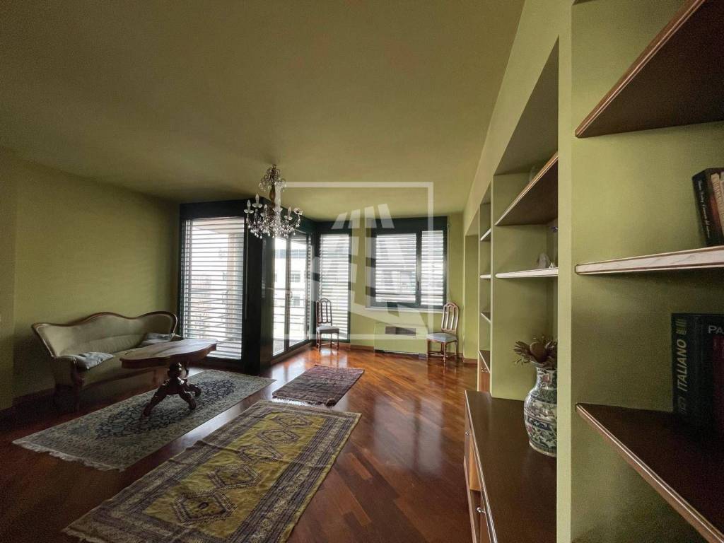 appartamento in affitto a Reggio nell'Emilia in zona Ospizio