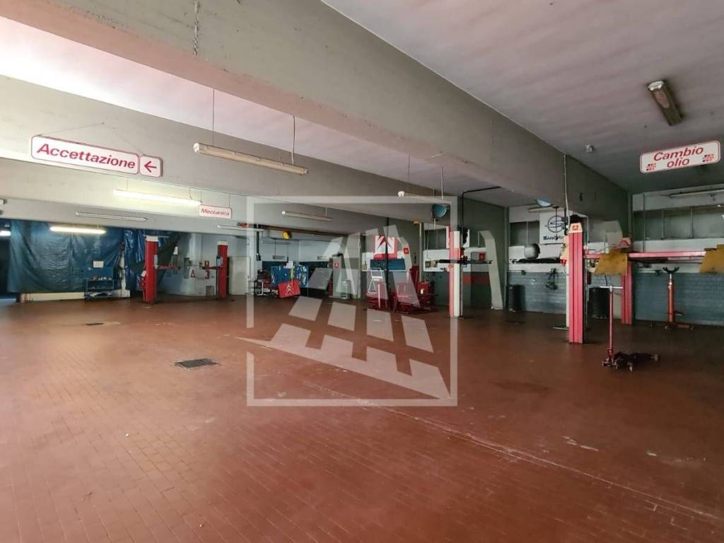 negozio in affitto a Reggio nell'Emilia