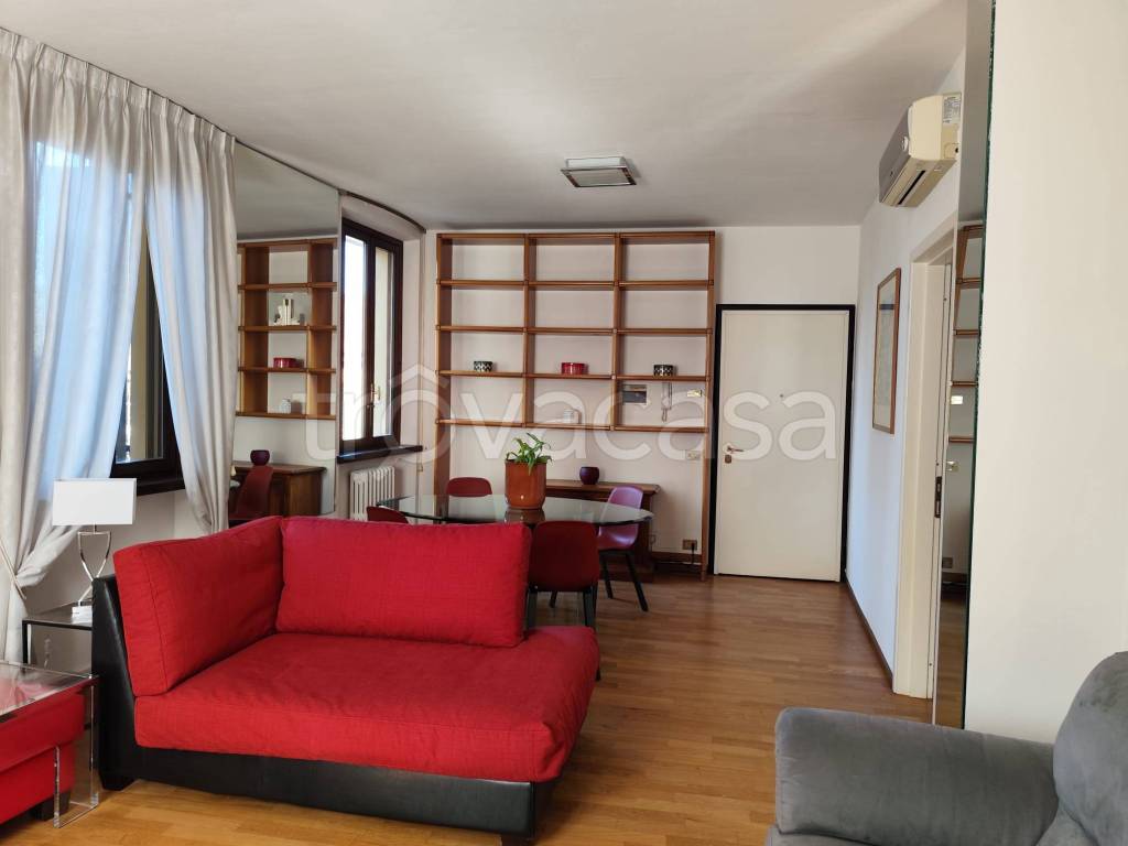 appartamento in affitto a Reggio nell'Emilia in zona Città Storica