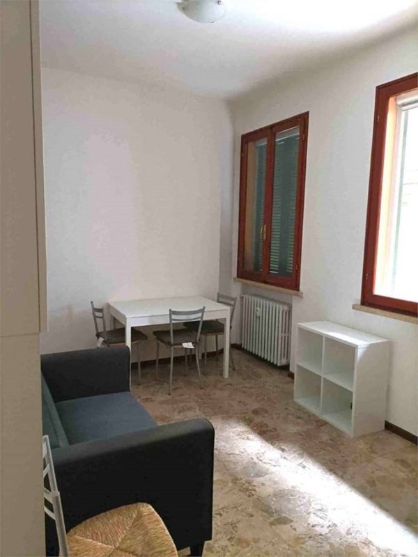appartamento in affitto a Reggio nell'Emilia in zona Città Storica