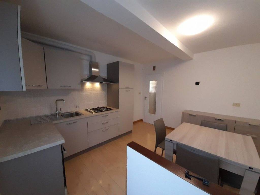 appartamento in affitto a Reggio nell'Emilia in zona Ospizio