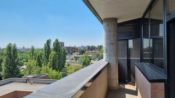 ufficio in affitto a Reggio nell'Emilia in zona Tribunale