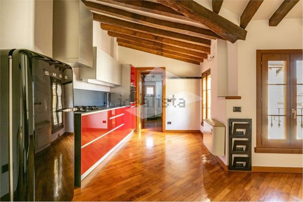 appartamento in affitto a Reggio nell'Emilia in zona Santa Croce