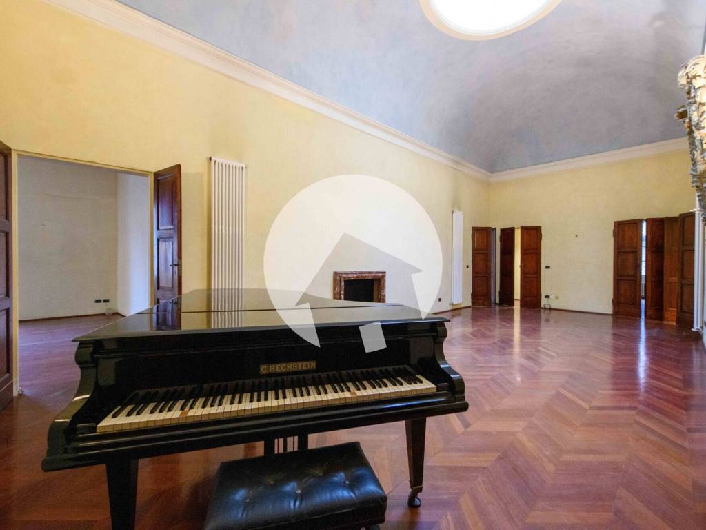 appartamento in affitto a Reggio nell'Emilia in zona Città Storica