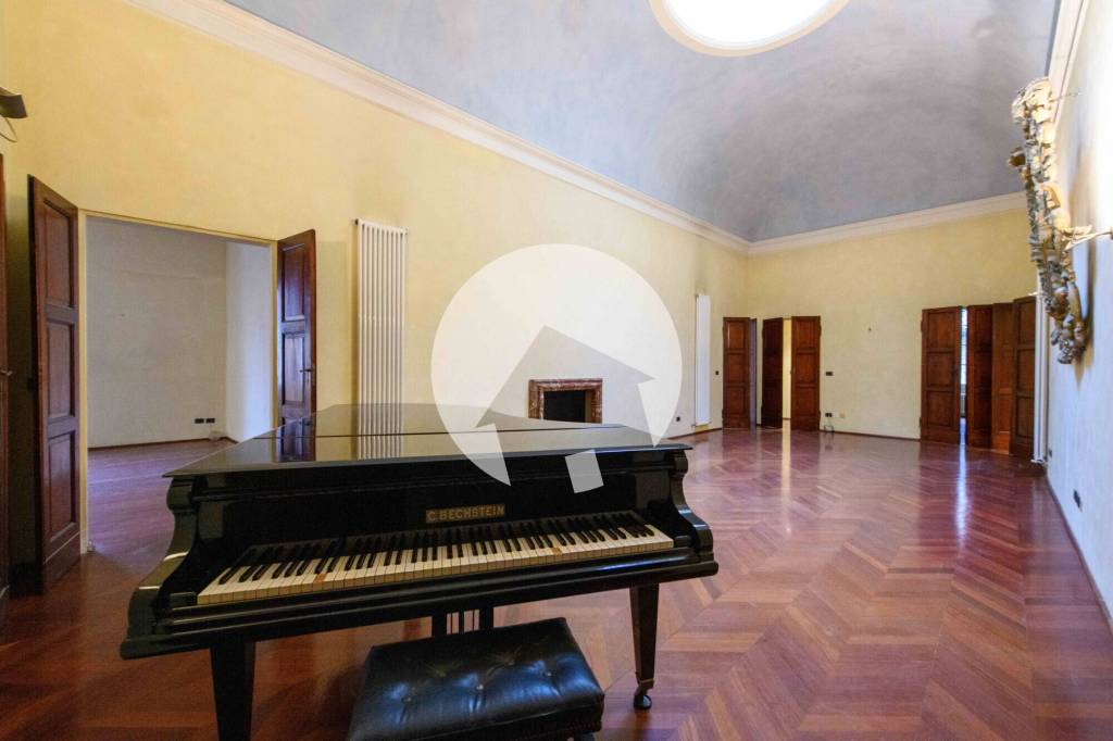 appartamento in affitto a Reggio nell'Emilia in zona Città Storica