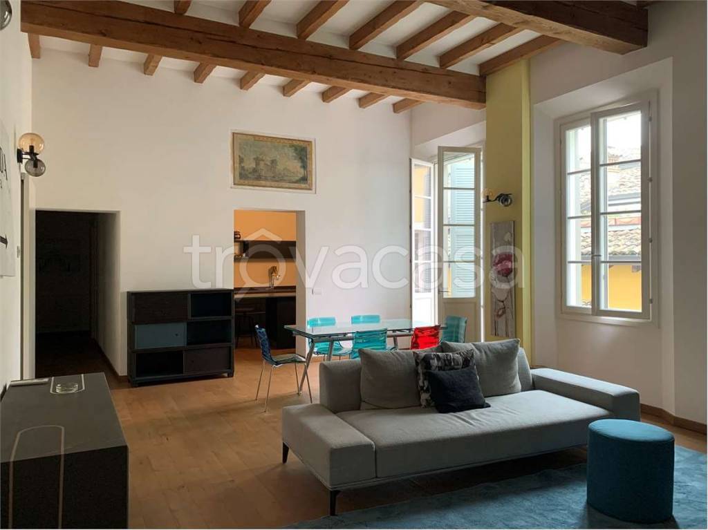 appartamento in affitto a Reggio nell'Emilia in zona Città Storica