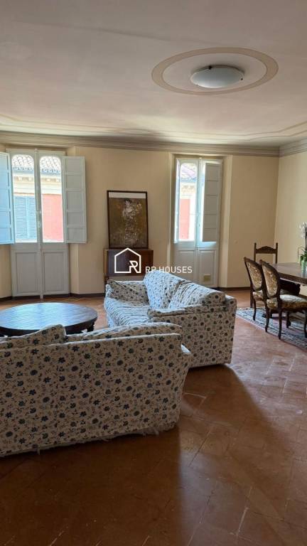 appartamento in affitto a Reggio nell'Emilia in zona Città Storica