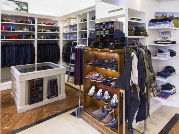 negozio in affitto a Reggio nell'Emilia in zona Città Storica