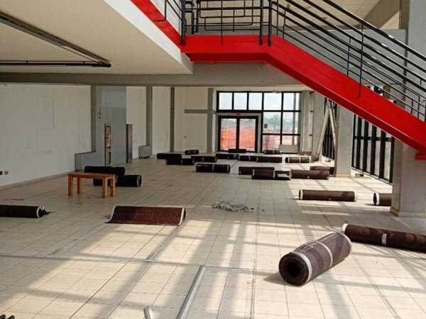 locale commerciale in affitto a Reggio nell'Emilia