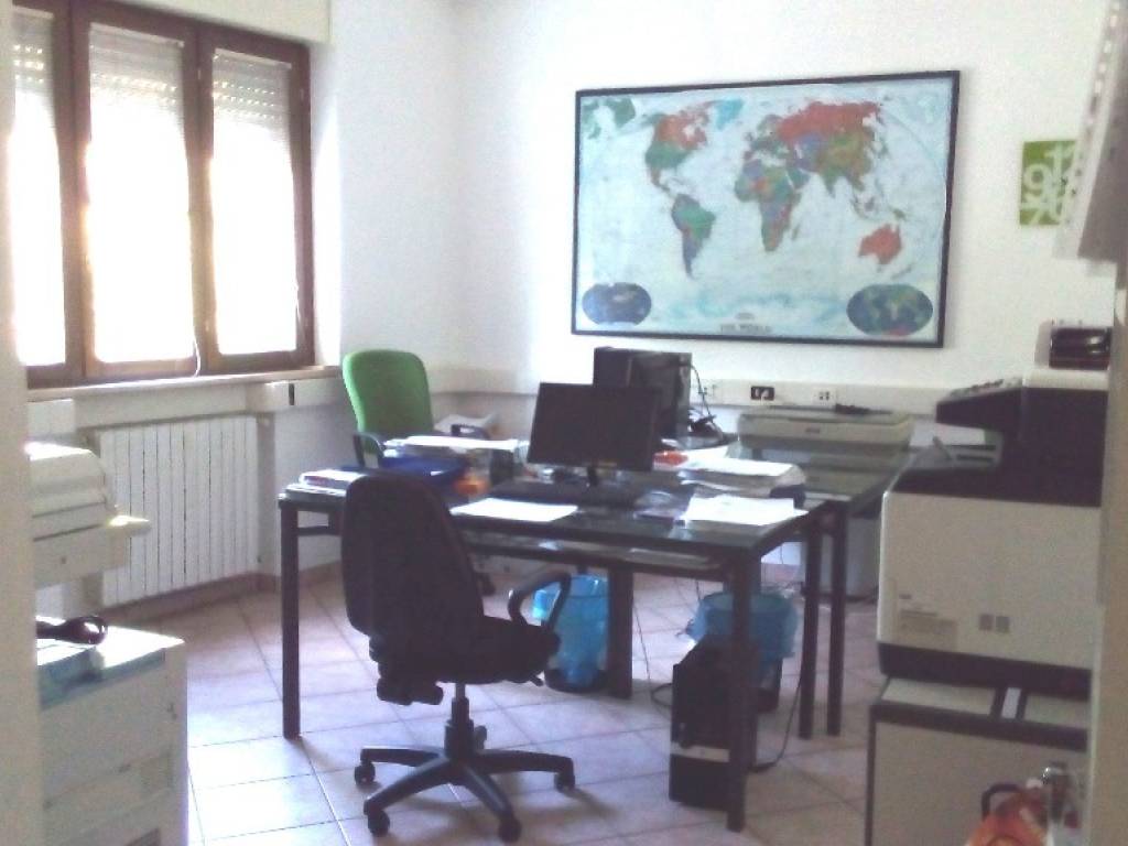 negozio in affitto a Reggio nell'Emilia