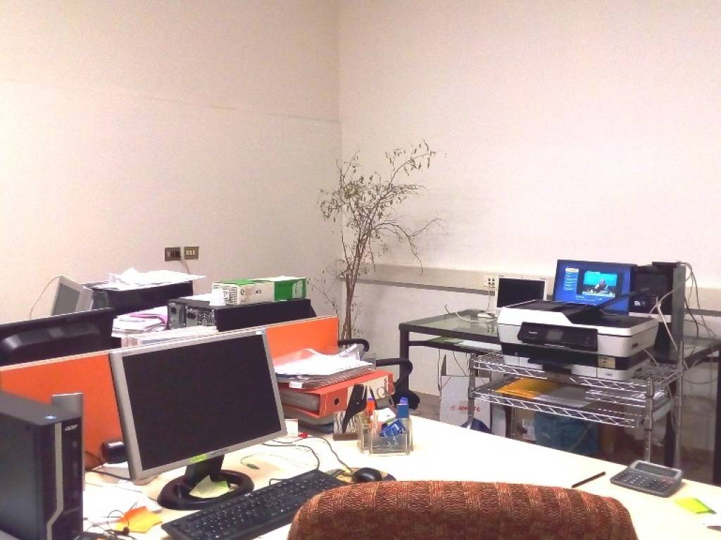 negozio in affitto a Reggio nell'Emilia