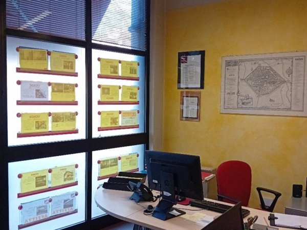 negozio in vendita a Reggio nell'Emilia