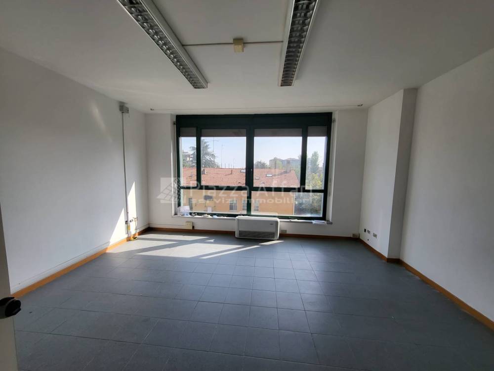 ufficio in affitto a Reggio nell'Emilia in zona Ospizio