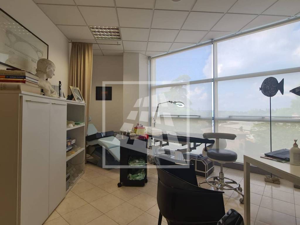 ufficio in affitto a Reggio nell'Emilia in zona Tribunale