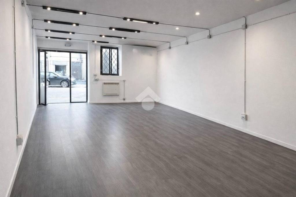 negozio in affitto a Reggio nell'Emilia in zona Città Storica