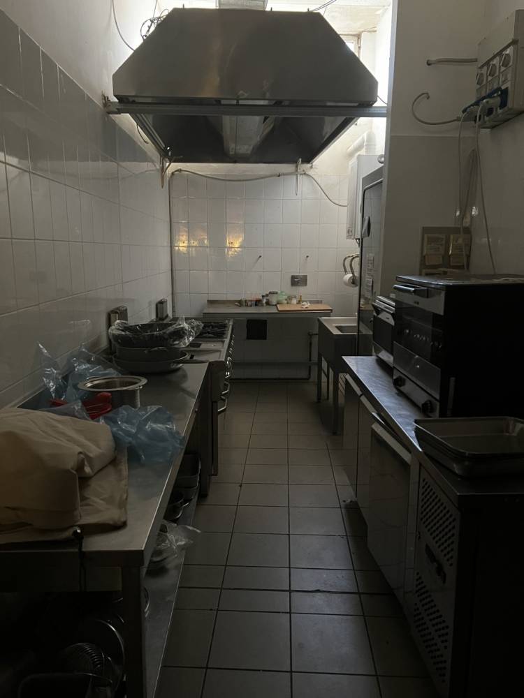 locale commerciale in affitto a Reggio nell'Emilia in zona Santa Croce