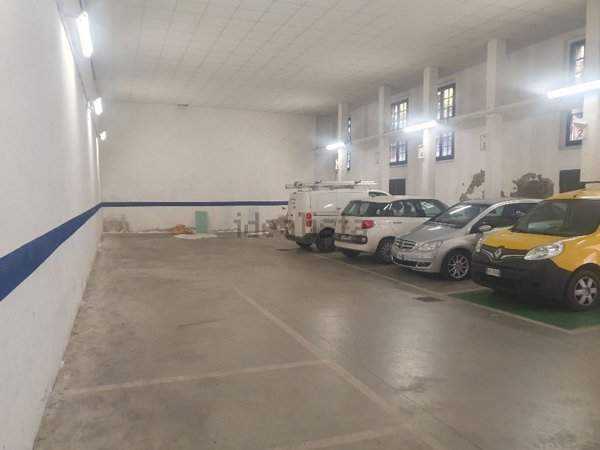 locale di sgombero in affitto a Reggio nell'Emilia in zona Città Storica