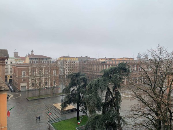 appartamento in affitto a Reggio nell'Emilia in zona Città Storica