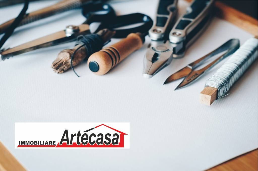 locale commerciale in affitto a Reggio nell'Emilia in zona Carrozzone