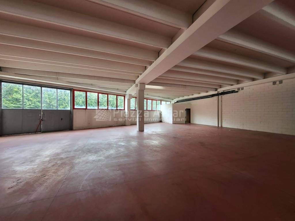 negozio in affitto a Reggio nell'Emilia