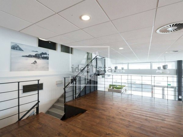 negozio in affitto a Reggio nell'Emilia in zona Carrozzone