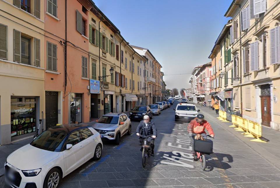 negozio in affitto a Reggio nell'Emilia in zona Città Storica