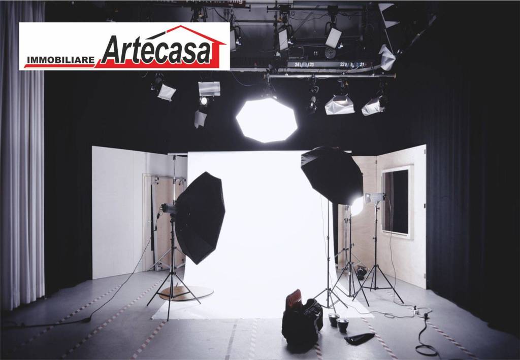 locale commerciale in affitto a Reggio nell'Emilia in zona Tondo